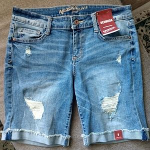 NWT Arizona Jean Co. Distressed Bermuda Jean Short